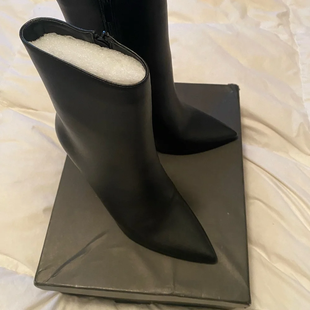 YSL boot not authentic - Picture 5 of 5